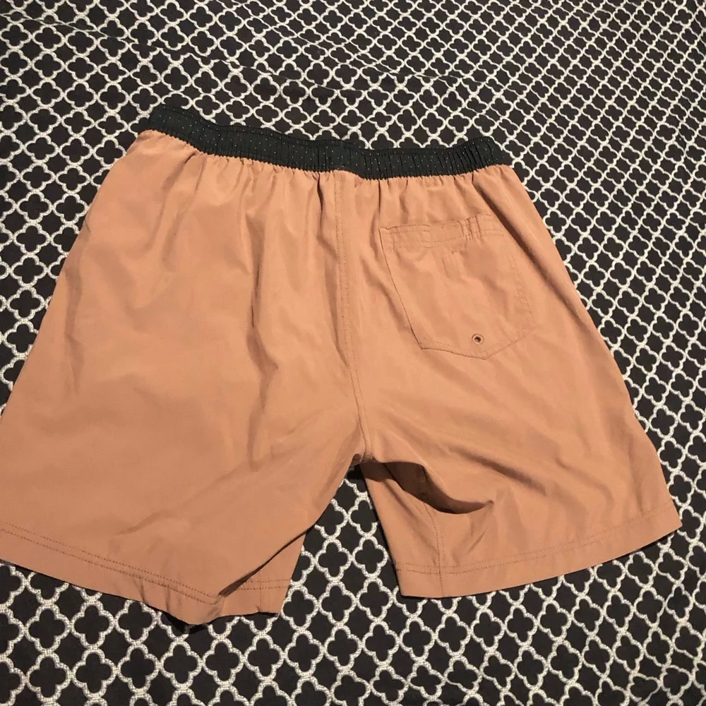 Vuori Kore Shorts Men XL Brown Red Lined V302 Athletic Stretch Gym Quick Dry HH6